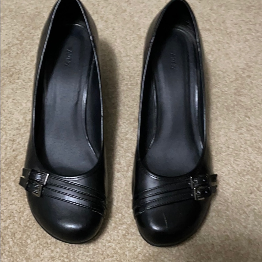 Apt. 9 women’s dress shoes.